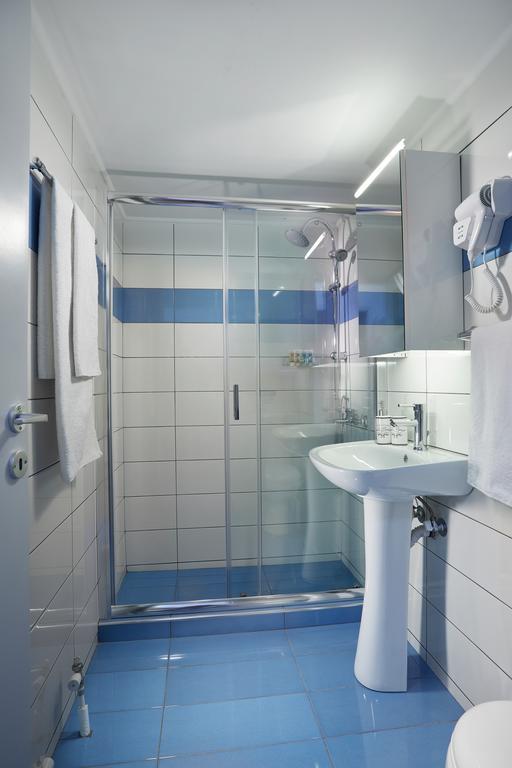 Modern And Cozy Apartment In The Centre Of Атина Екстериор снимка