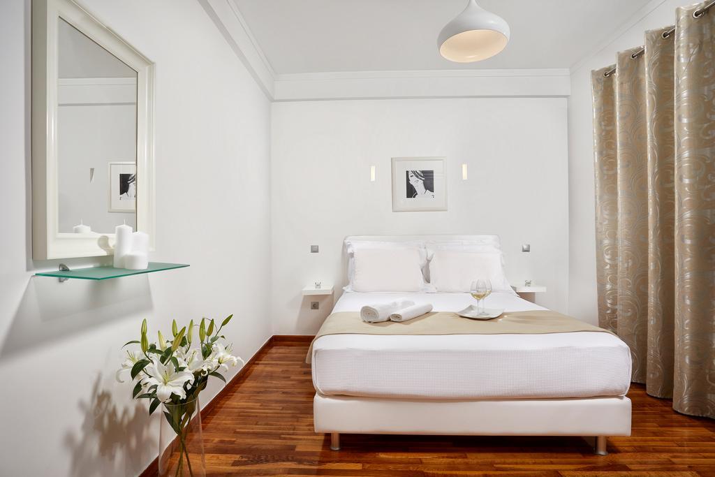 Modern And Cozy Apartment In The Centre Of Атина Екстериор снимка